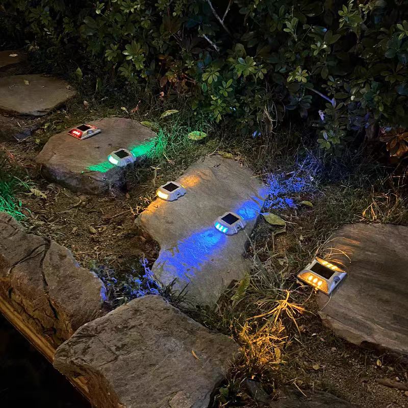 Solar Spike Road Traffic Indicator Light with High-Intensity Prism LED Aluminum Construction Flashing Warning Light