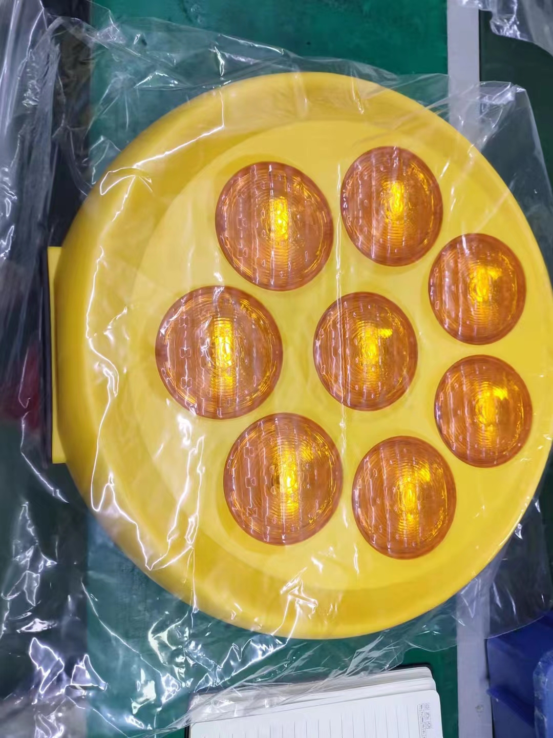 Solar Traffic Light Display 4