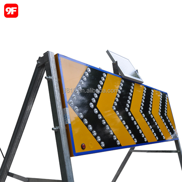 Solar chevron sign chevron warning light flashing light