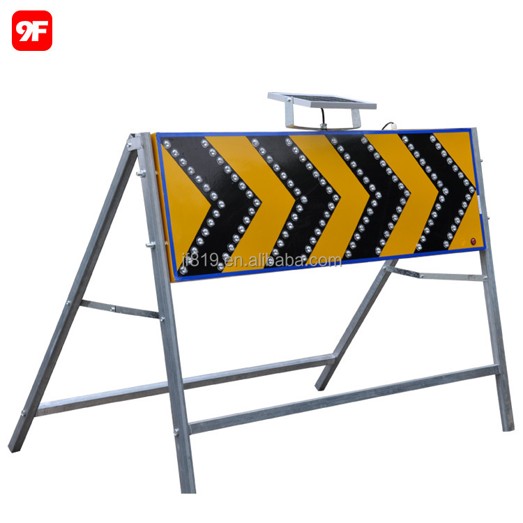 Solar chevron sign chevron warning light flashing light