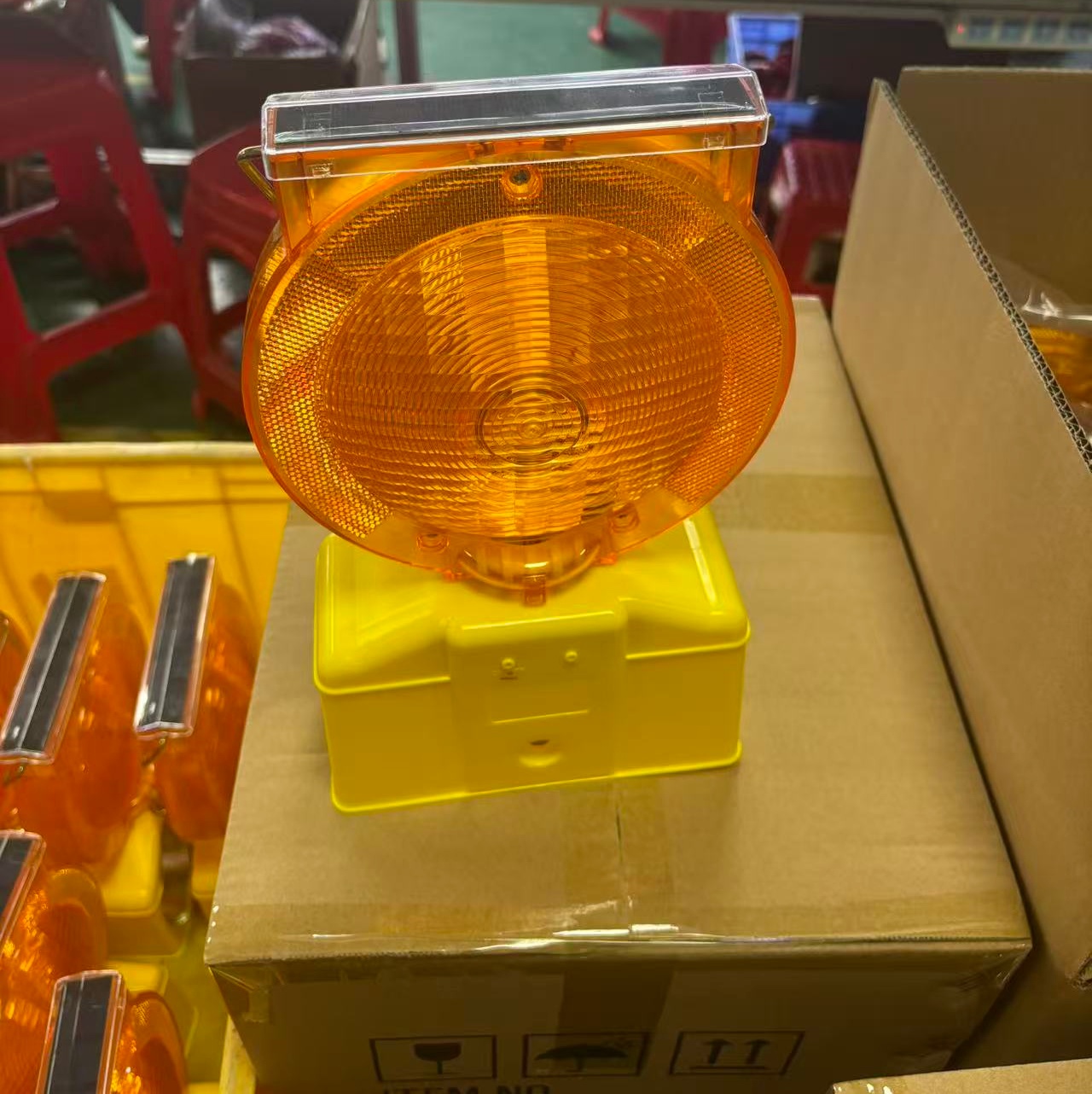 LED Solar Roadside Emergency Caution PC Barricade Beacon Traffic Warning Cone Security Signal Lamp Flashing Blinker Strobe Light