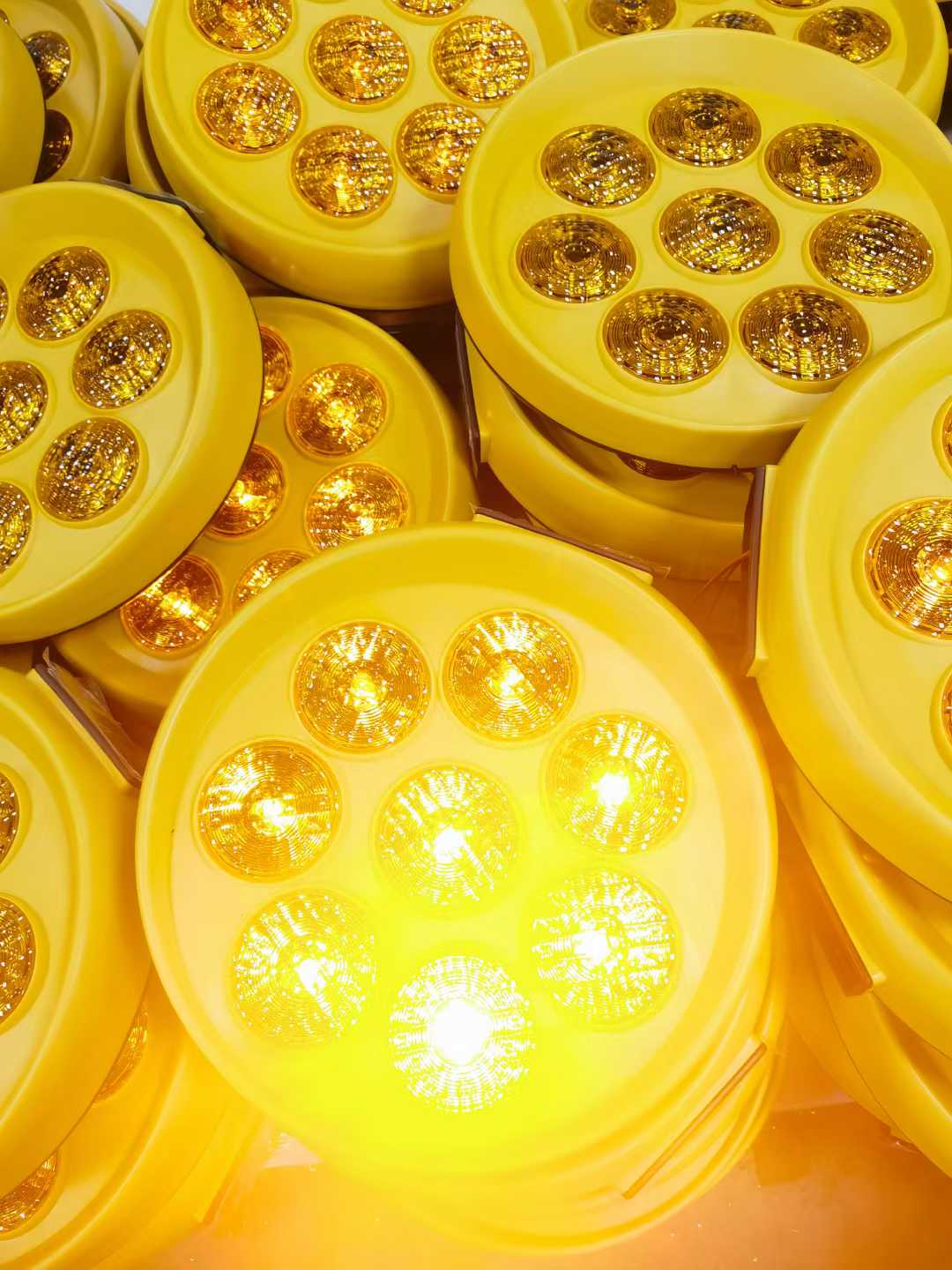 Solar Traffic Light Display 6