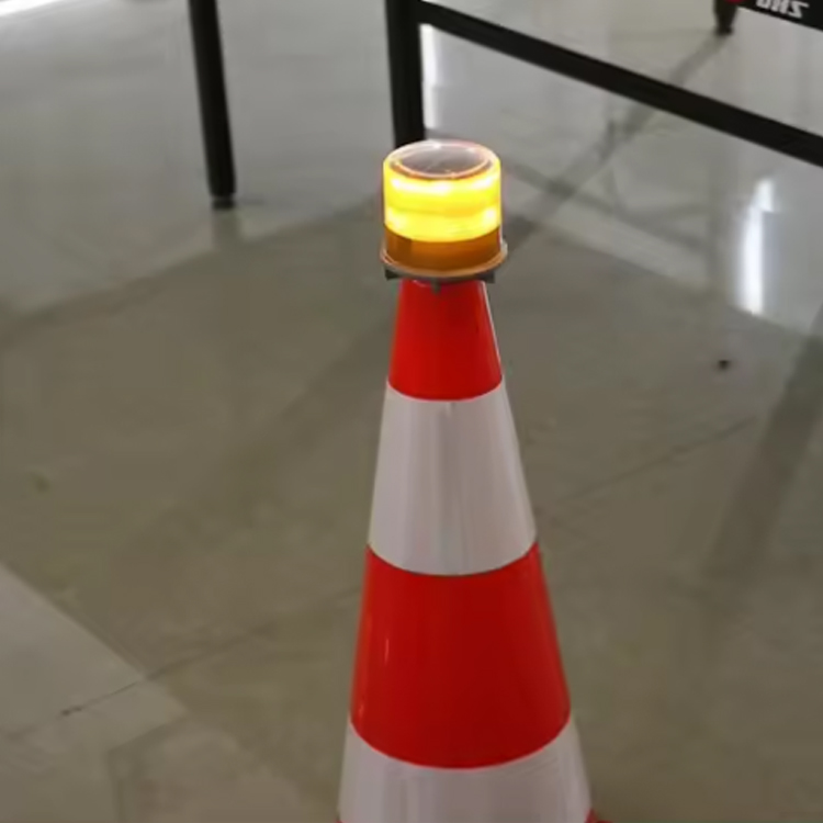 Traffic Cone Flashing Warning Light Solar Warning Beacon Light for Traffic Cone