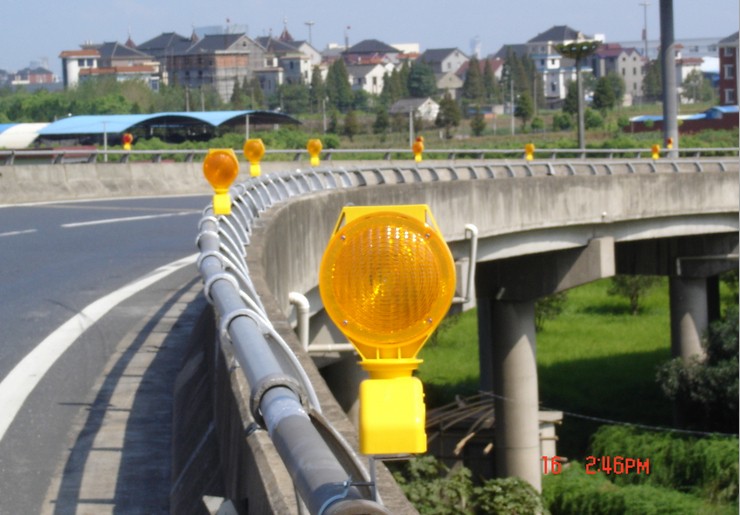 Arrow Solar Traffic Signs, Solar Directional LED Flash Warning Chevron (Solar Traffic Sign)